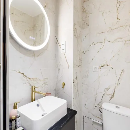 Holiday home Charming 1p Seine - Porte Maillot Neuilly-sur-Seine