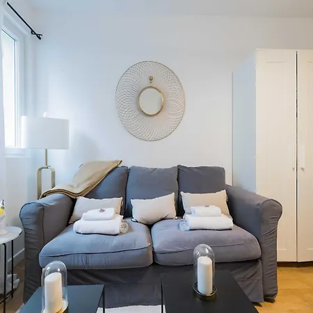 Holiday home Charming 1p Seine - Porte Maillot *
